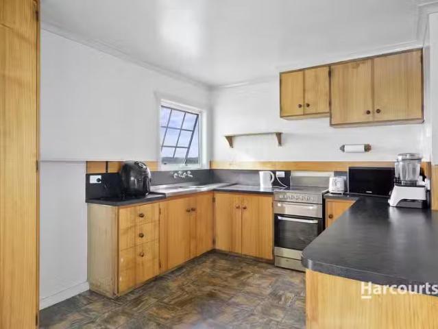 Unique 15 Cabot Street, ACTON, TAS 7320 House for Rent