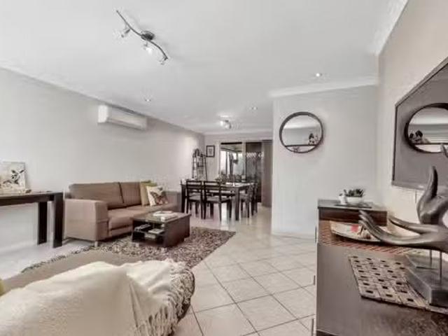 Charming 1/5 Corella Road, Green Valley, NSW 2168