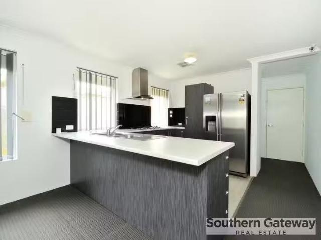 Cozy 15 Crystal Terrace, Wellard, WA 6170