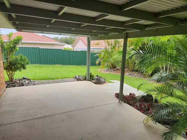 Rental! 15 Ninderry Close, Battery Hill, QLD 4551