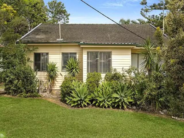 Nice 15 Northcote Street, Wollongong House for rent Listed by.