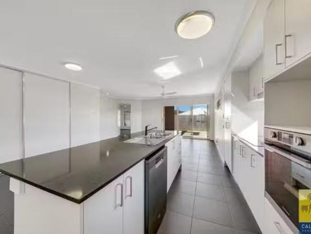 For Rent! 15 Seagull Boulevard, Kirkwood, QLD 4680