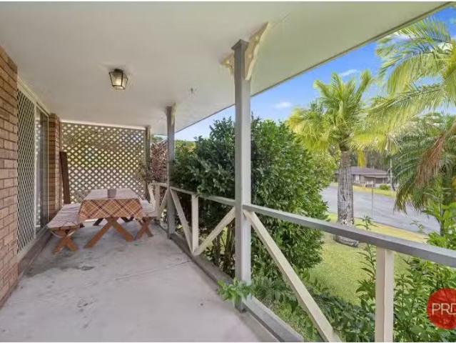 Just in! 1/5 Soren Larsen Crescent, BOAMBEE EAST Apartment for.