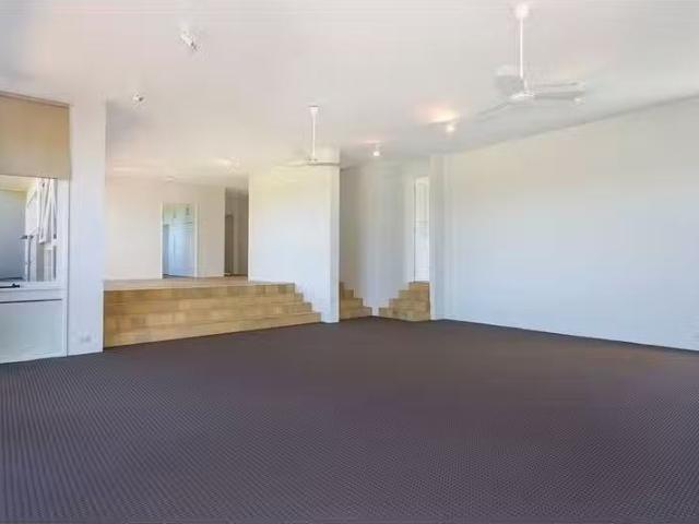 Cozy 15 Stafford Road, West Albury House for rent Listed by M.