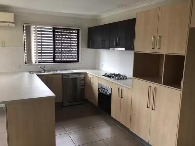 Rental! 15B Gabrielle Court, Kallangur, QLD 4503