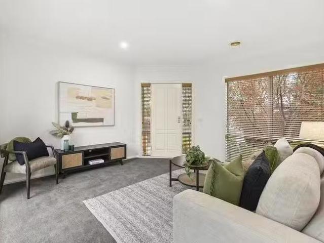 Unique 1/62 Plymouth Road, Croydon, VIC 3136