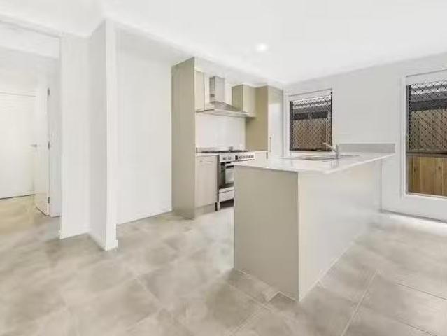 Rental! 163 Falkland Street East, Pallara, QLD 4110