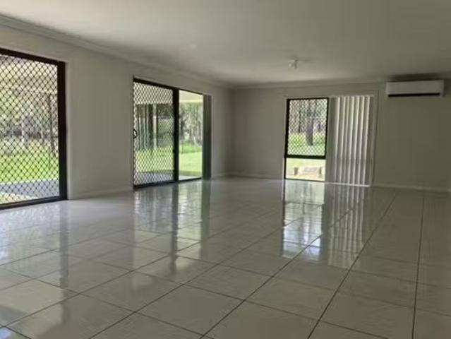 Cozy 168 176 Stoney Camp Road, Park Ridge South, QLD 4125