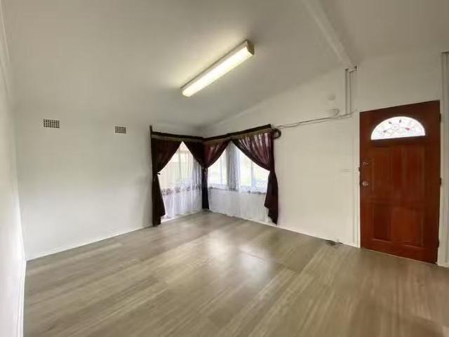 Just in! 16 Wendouree Street, Busby, NSW 2168