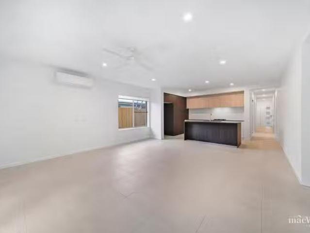 Rental! 16 Crawford Street, Strathpine, QLD 4500