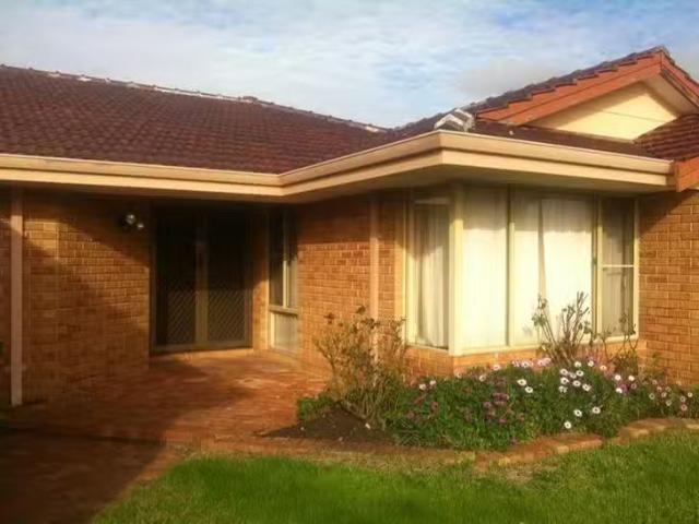 Nice 16 Donavon Rise, Murdoch, WA 6150