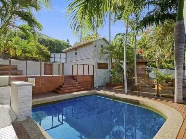 Unique 1/6 Eyre Street, North Ward, QLD 4810