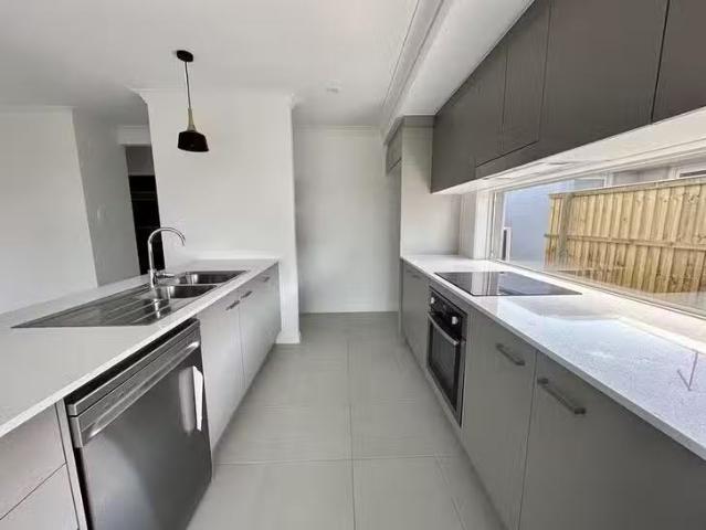 For Rent! 16 Gilmore Street, Walloon, QLD 4306