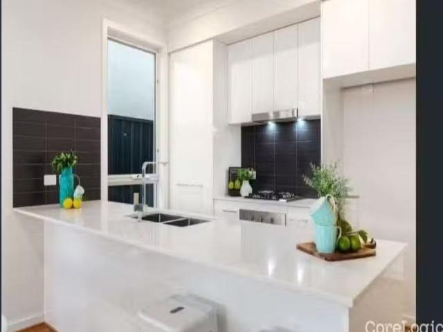New 16 Joy Street, Ascot Park Townhouse for rent Listed by Ta.