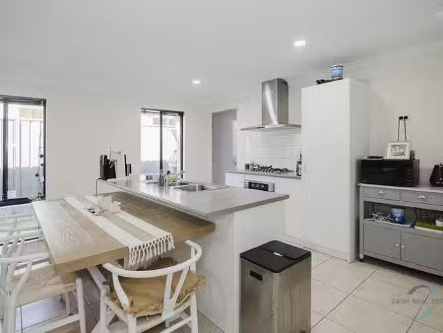Rental! 16 Paludosa Link, Banksia Grove, WA 6031