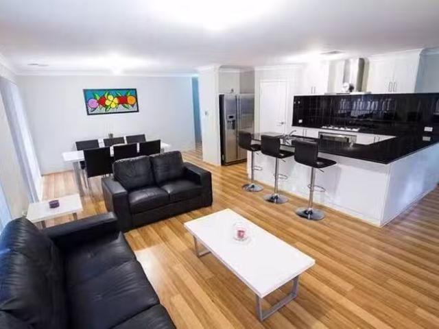 Deal! 16 Perugino Avenue, Landsdale, WA 6065