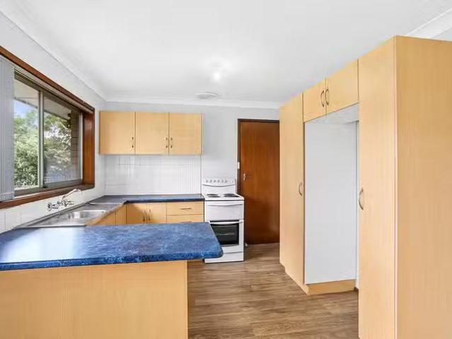 Cheap 16 Rose Avenue, Albion Park Rail, NSW 2527