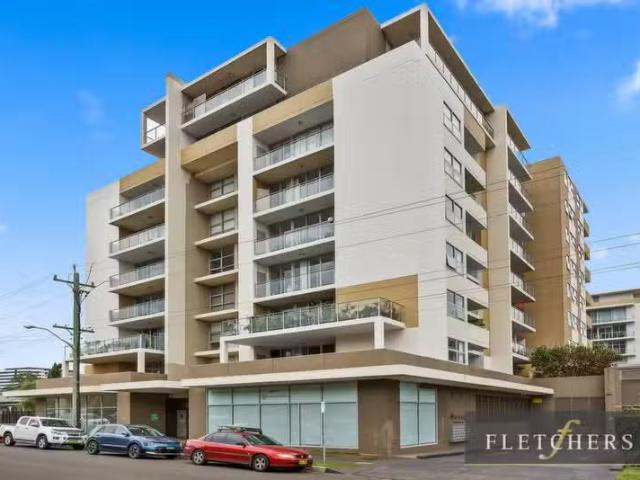 Unique 170/30 Gladstone Avenue, Wollongong NSW 2500 Apartmen.