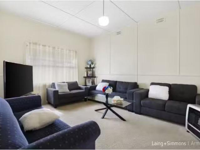 New 170 Barney Street, Armidale House for rent Listed by Armi.