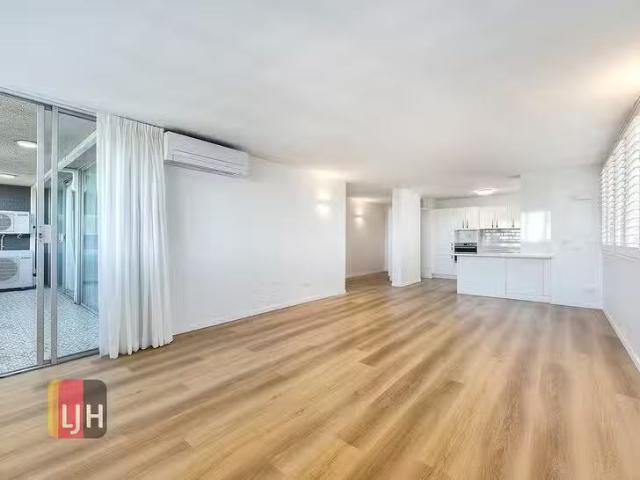 Cheap 17/104 Dornoch Terrace, Highgate Hill, QLD 4101