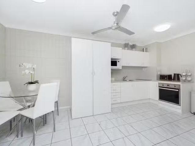 Cozy 17/270 Walker Street, Townsville City, QLD 4810