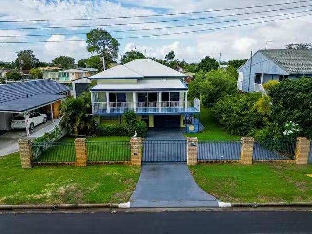 Charming 173 Sylvan Beach Esplanade, Bellara, QLD 4507