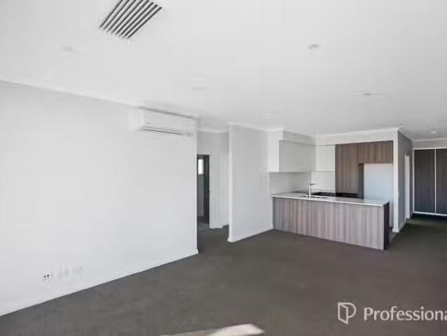 Deal! 17/60 Flourish Loop, Atwell, WA 6164
