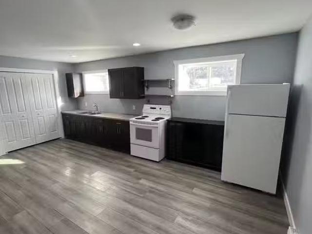 Rental! 1777 East Vernon Road Lower 1777 East Vernon Rd