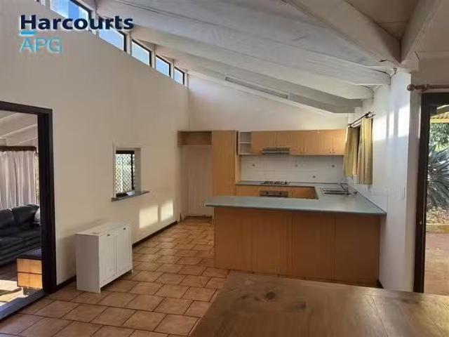 Deal! 179 Minninup Road, Withers, WA 6230