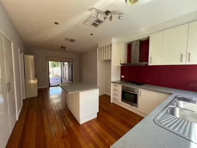 For Rent! 1/81 Allenby Road, Hillside VIC 3037