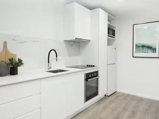 Nice 186 Christine Avenue, Burleigh Waters, QLD 4220