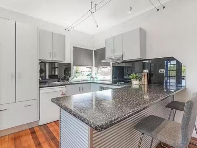 Charming 18 Willard Street, Carina Heights, QLD 4152