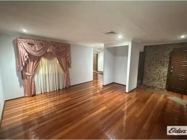 Charming 18 Ben Lomond Street, Bossley Park House for rent Li.