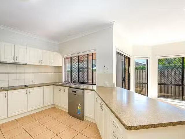 Unique 18 Bergamo Drive, Varsity Lakes, QLD 4227