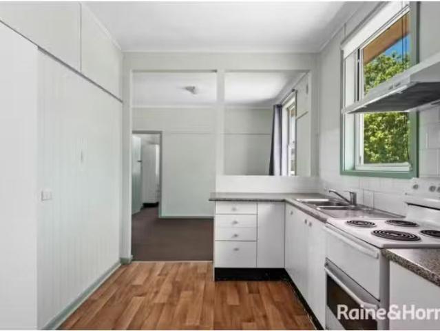 Just in! 18 Boree Avenue, WINDALE House for rent Listed by Al.