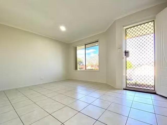 Deal! 18 Conan Close, Wulkuraka, QLD 4305
