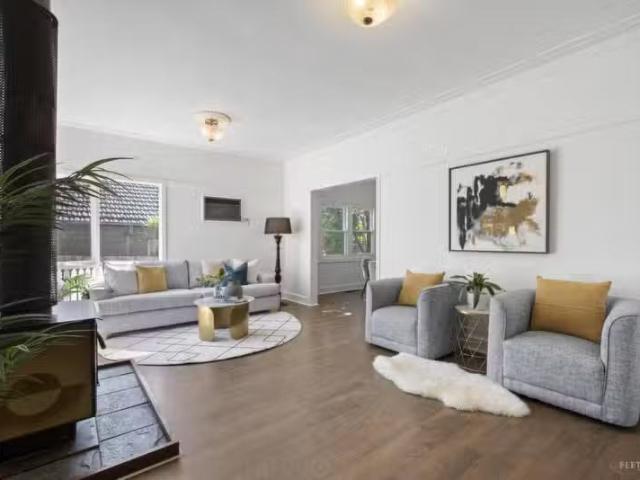 Deal! 18 Georges Road, Ringwood VIC 3134 House Auction