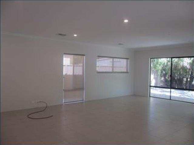 For Rent | 18 Murdoch Way, Abbey
