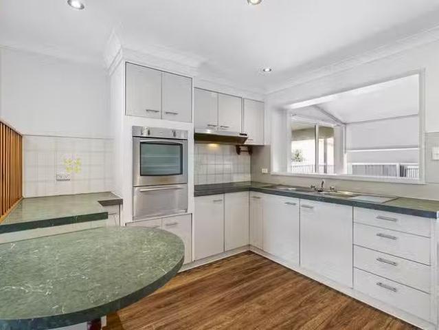 Cheap 18 Sunrise Avenue, Budgewoi, NSW 2262