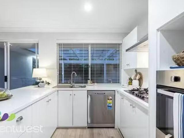 Cozy 18B Cringle Street, Ocean Reef, WA 6027
