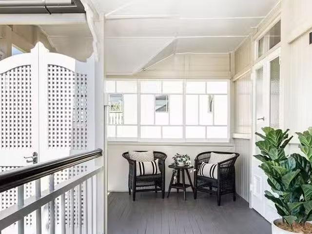 Rental! 194 Arthur Terrace, BARDON, QLD 4065 House for Rent