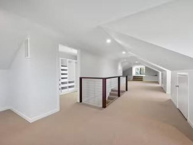Deal! 194 D'arcy Road, Seven Hills, QLD 4170