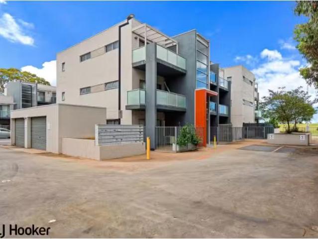 Nice 19/75 Elizabeth Jolley Crescent, FRANKLIN House for rent.
