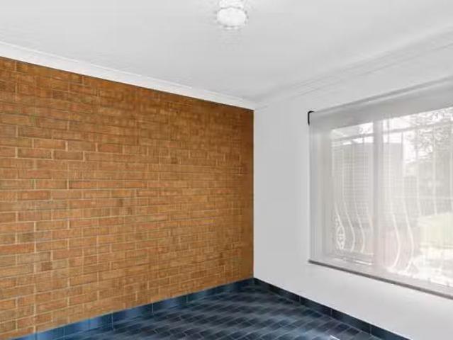 Deal! 19 Chatham Road, Keswick, SA 5035