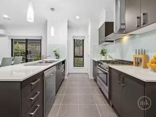 Rental! 19 Chaucer Way, Doreen, VIC 3754