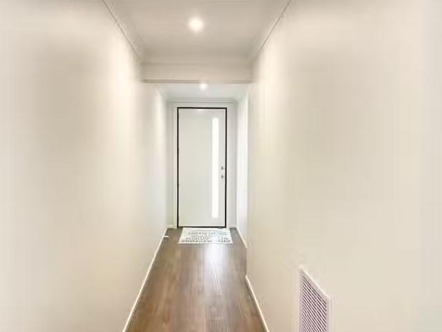 Deal! 19 Earlville Street, Manor Lakes VIC 3024