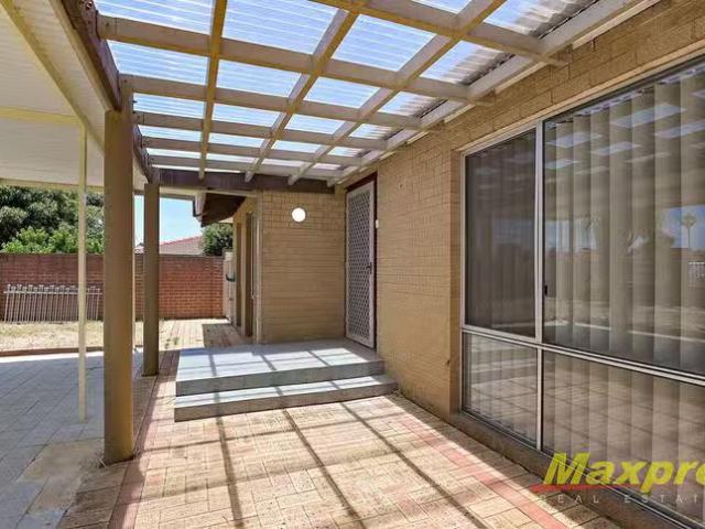 Charming 19 Iandra Loop, Willetton, WA 6155