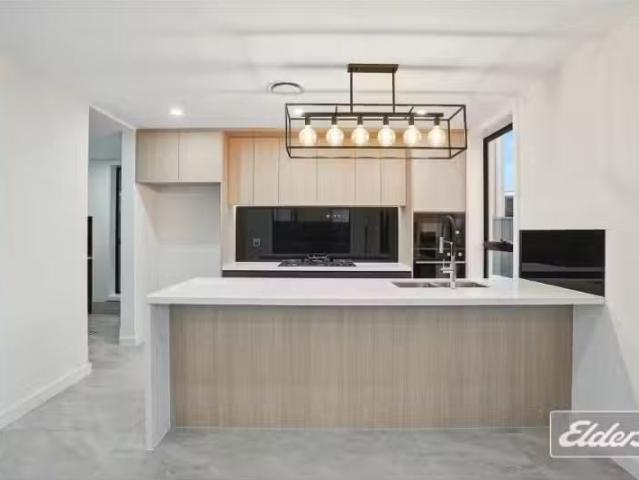 New 19 Kewney Street, Box Hill House for rent Listed by Sukhr.