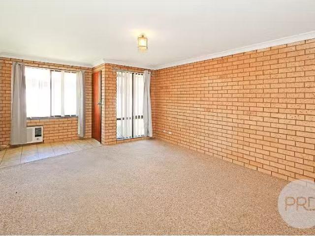 Cozy 1/9 Kokoda Street, Ashmont House for rent Listed by Marn.