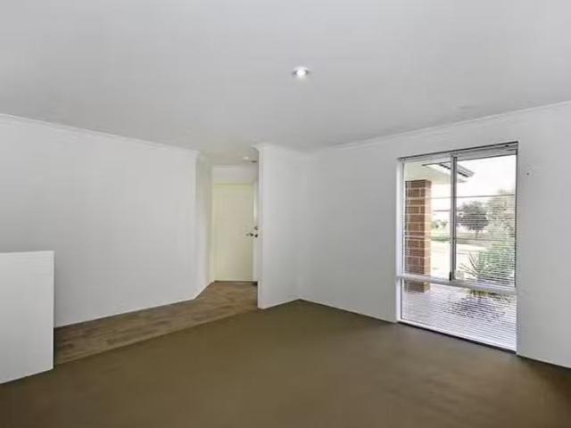 Nice 19 Menindee Road, Ellenbrook, WA 6069